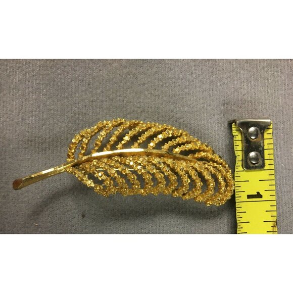 BSK Brooch Leaf Filigree Textured finish Gold-tone 3 " x 1" - Picture 4 of 7